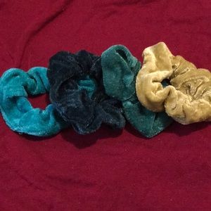 Kiss me, I'm Irish scruchies